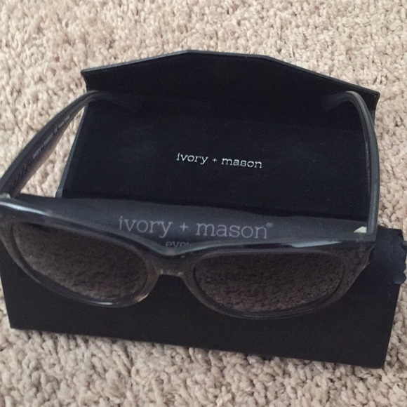 Ivory+Mason Women'sSunglasses - Picture 2 of 4
